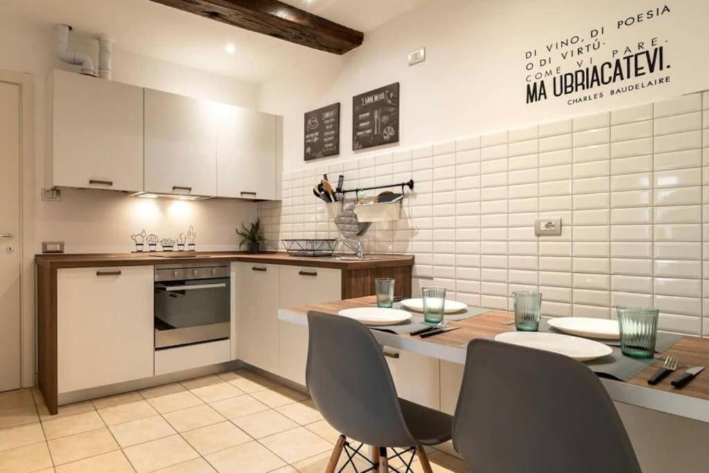 Appartamento Mia. Centro Storico Luino Exteriér fotografie